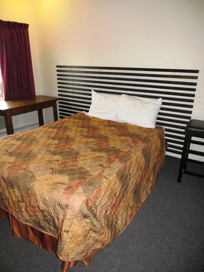 Macklin Motor Inn מראה חיצוני תמונה