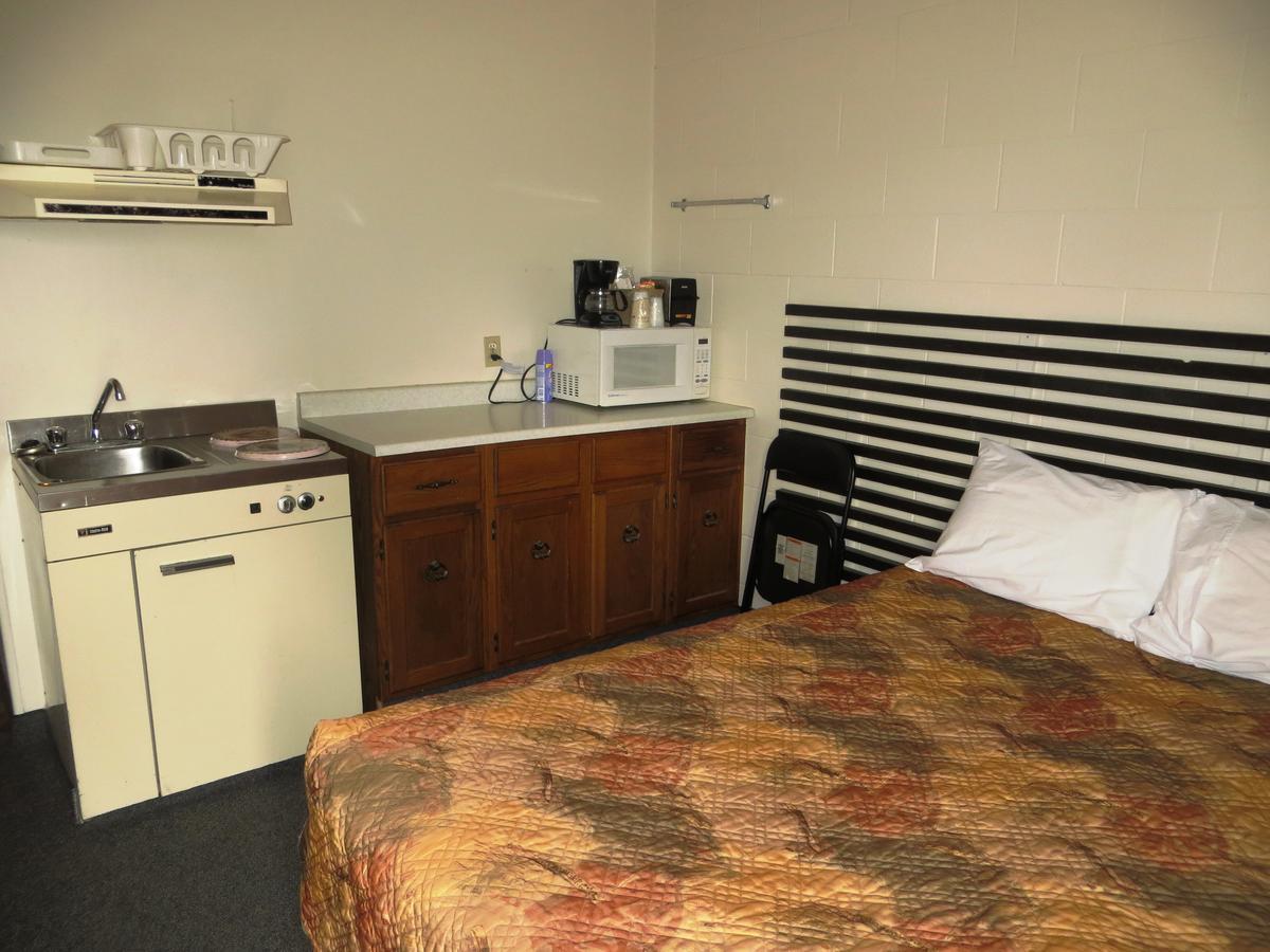 Macklin Motor Inn מראה חיצוני תמונה