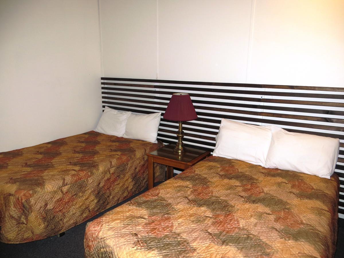 Macklin Motor Inn מראה חיצוני תמונה